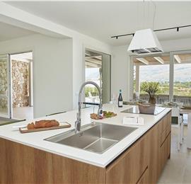 4 bedroom villa with pool, Castellammare del Golfo, sleeps 8-10